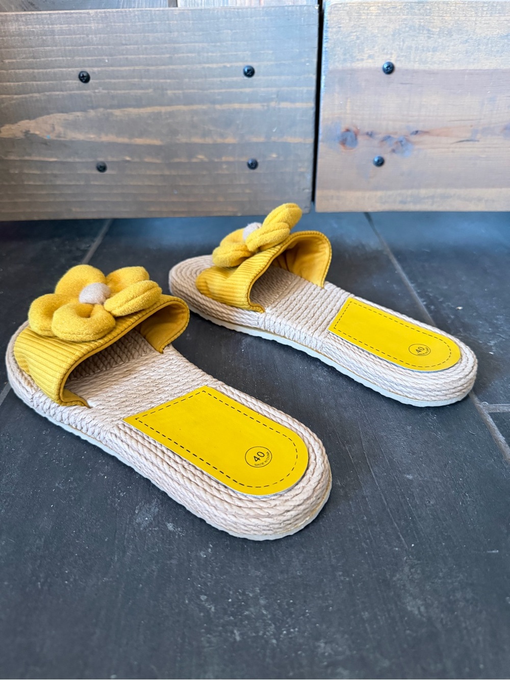 American Vintage Yellow Floral Slide Sandals - Picture 4 of 9